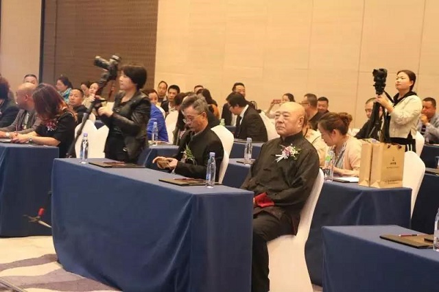 在电影《祖父的战争》又名《误入青春》新闻发布会上讲话 导演:王秋茗